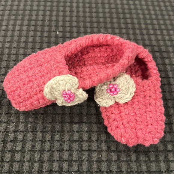 Baby girl bootie’s hand knitted - Picture 2 of 2